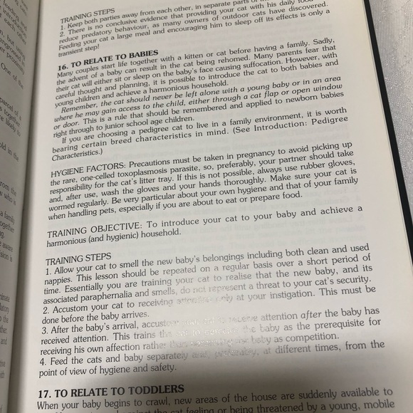 Hardcover Book 50 ways to Train Your Cat - Sally Franklin - Picture 5 of 5